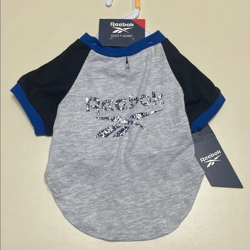 ❤️ 🆕 REEBOK DOG Gray and Black Tee with Blue Accents